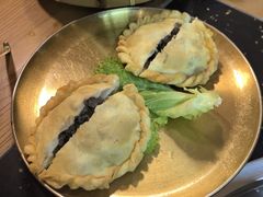 特色牦牛肉馅饼-陀岗美食·云南藏式特色餐厅