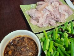 -金卯白肉罩火烧