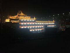 景点佛学院夜景-色达喇荣五明佛学院