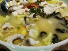 浓汤酸菜鲶鱼-川流不息(北蔡休闲广场店)