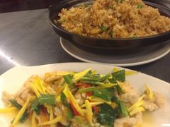 铜锅牛肝菌土豆炒饭-蔼若春.传承三十年云南菜(金碧公园店)