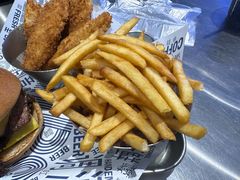 -TRIPS BURGER(大钟寺店)