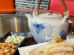 泡鸡爪-六州府地锅鸡·农家菜·龙虾(未来科技城店)