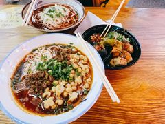 -八一路好吃街(雨田商务大厦店)