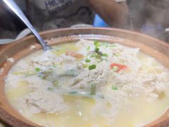 黄山老豆腐炖土咸肉-魏铭鱼头捞饭(嘉善店)