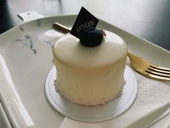 -UNI UNI(环亚凯瑟琳店)