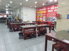 -牛一嘴·兰州牛肉面·大盘鸡(财富中心店)