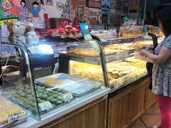 面包甜点陈列柜-赞记龙凤礼饼(广州市二宫向群宾馆店)