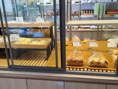 面包甜点陈列柜-顶东面包花园·生日蛋糕(世博店)