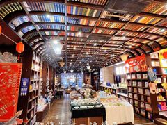 -钟书阁(松江泰晤士小镇店)