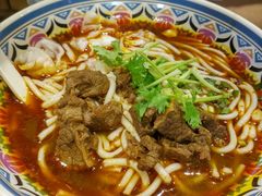 招牌香辣牛腩粉-鑫花溪牛肉米粉(人民广场店)