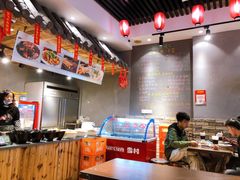 -爆炸头阿姨小四川正宗川味小吃(无任何分店)