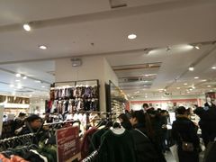 -三福时尚(三峡广场华夏银座店)