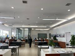 -上海宝信宝马4S店