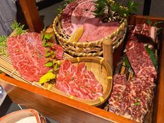 -山川小町·极番烧肉(新地假日广场店)