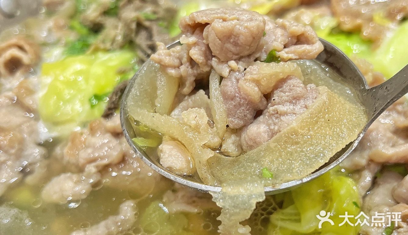 江汉路巨好吃跷脚牛肉，超下饭～