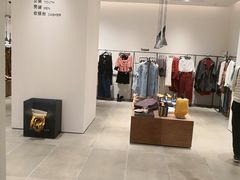 -URBAN REVIVO(西安Momopark店)