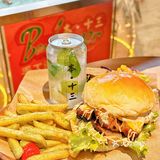 昆明汉堡专门店🍔本十三手工汉堡双层牛排太顶啦‼️
