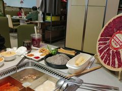 -海底捞火锅(新松江路生日主题店)