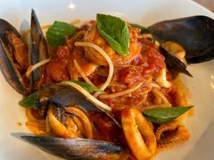 -ROAST coffee & eatery