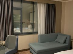 -华海酒店(茂名高铁站店)