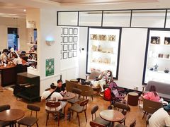 大堂-星巴克臻选(广州沙面店)