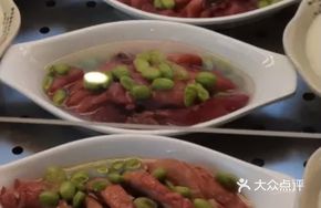 Steamed腊 Chicken Leg with Edamame