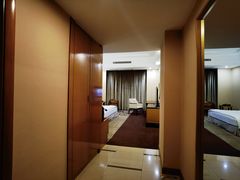 -江门新会碧桂园凤悦凤凰酒店(万达广场店)