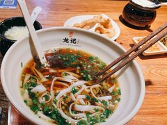 -湘人龙记老长沙米粉(鸟巢店)