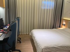 -网鱼电竞酒店(深圳福田石厦地铁站店)