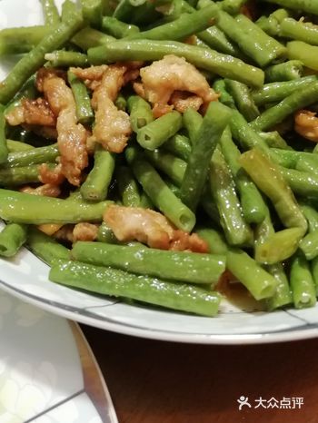 炒豇豆了解一下！食材：肉丝  豇豆 做法