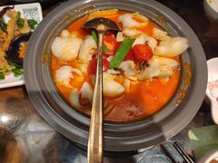 番茄野果酸汤黑鱼-云海肴·汽锅鸡·云南菜(天山百盛优客店)