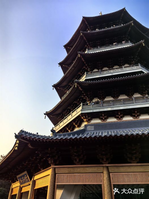 雷峰塔景区图片