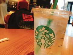 冰摇桃桃乌-星巴克(天津工华道智慧山店)