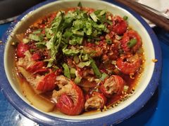 冒龙虾尾-马路边边 传媒大学店