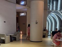 -涨巢·潮玩水疗局