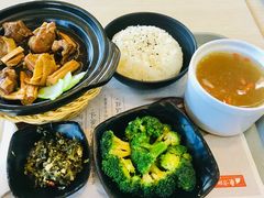 -东方既白(上海浦东国际机场)
