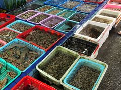 -霞涌市场海鲜摆卖区