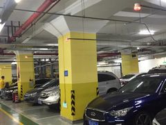 -环球港-停车场