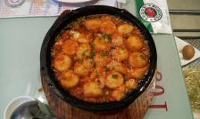 服务员很热情,点的是鸳鸯锅.下次."-大众点评移动版