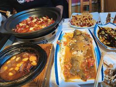 -霄汉牛三鲜湖北砂锅菜(万松园2店)