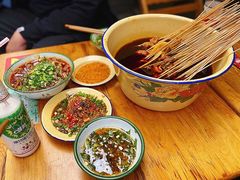 -拈签一笑黄牛肉辣卤串串