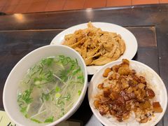 卤肉饭-壹等品霸王猪脚(世紀廣場旁)