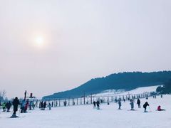 -十三陵雪世界滑雪场