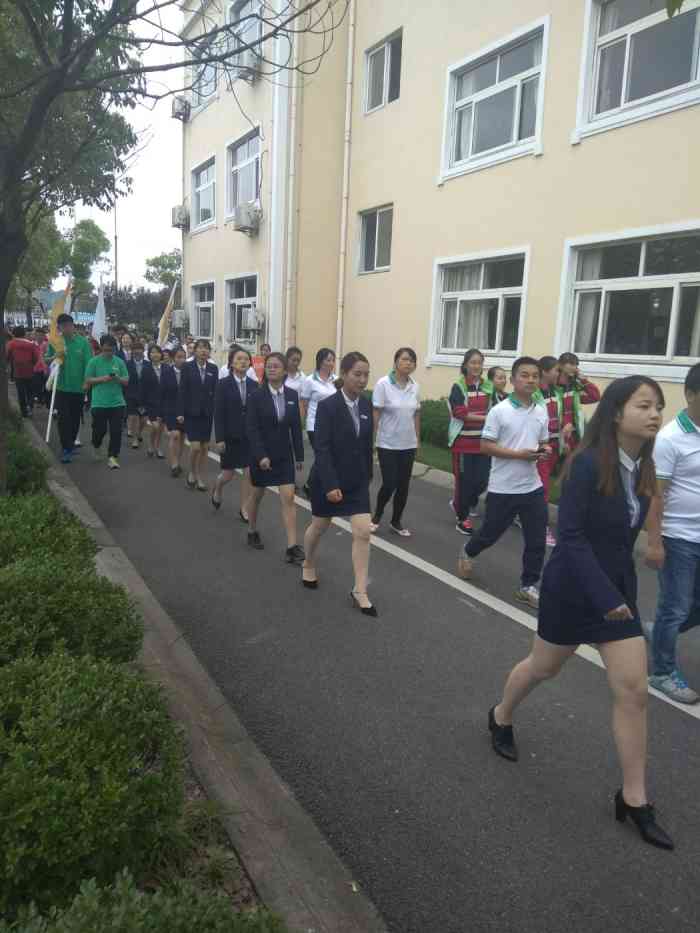 松江区佘山学校-"把教案拍出来也是很拼了!不来教研都.