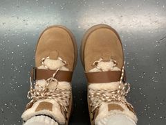 -UGG(燕莎奥特莱斯购物中心店)