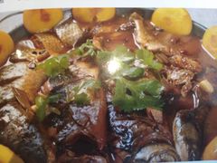 铁锅炖杂鱼-雪乡阁东北农家菜(颛桥约好休闲街店)