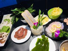 -唯爱KTV聚会餐厅(仙林东城汇店)