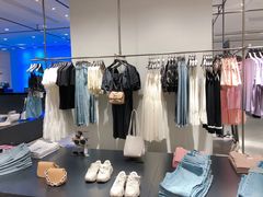 -URBAN REVIVO(欢乐海岸购物中心店)