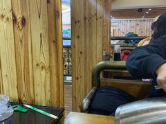 大堂-老东镇啤酒屋海鲜加工·蒸汽海鲜·海鲜烧烤(台东店)